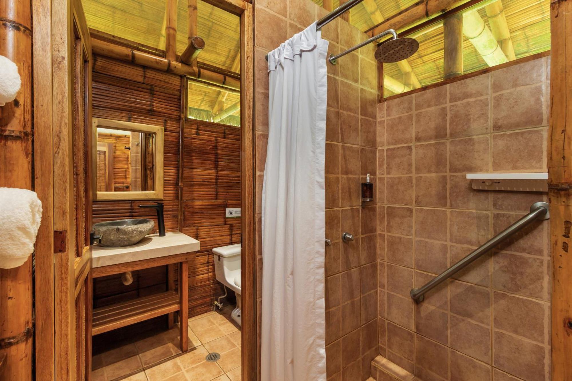 La Selva Eco-Lodge & Retreat Providencia Ngoại thất bức ảnh